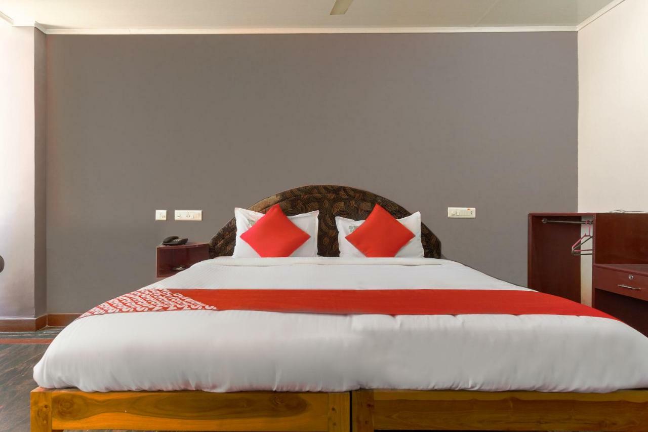 טנג'בור Oyo 45475 Annai Lodge מראה חיצוני תמונה