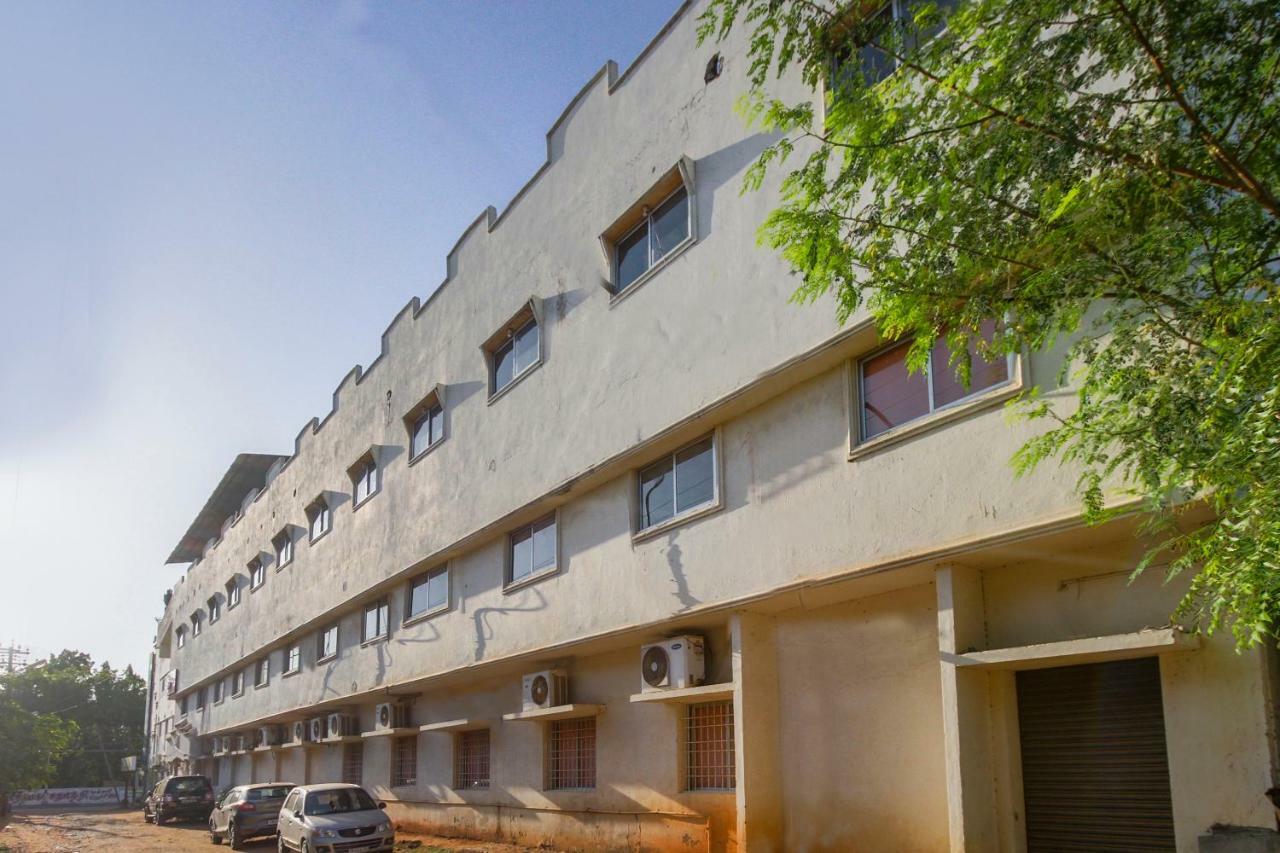 טנג'בור Oyo 45475 Annai Lodge מראה חיצוני תמונה